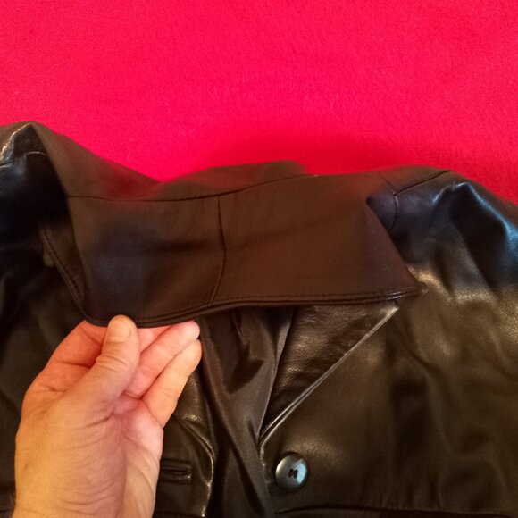 Danier Black Leather Coat Jacket with buttons - Picture 13 of 16